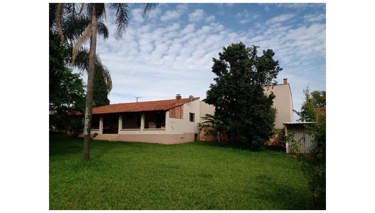 em / no bairro 