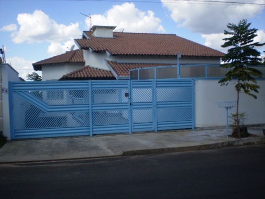Casa em So Pedro/SP no bairro Jardim Botnico II